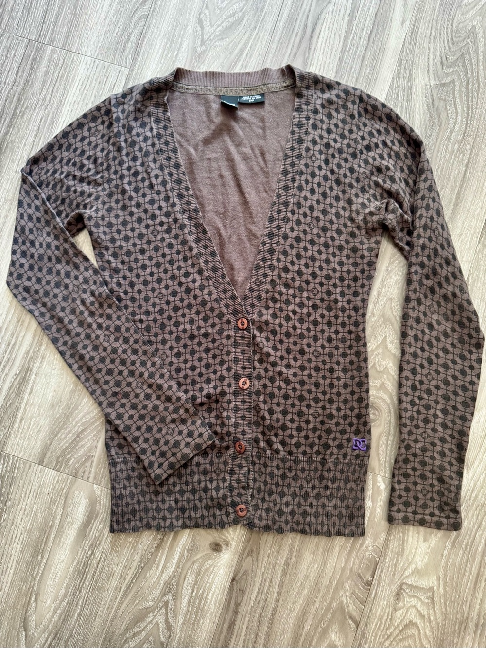 Y2K ‘05 DC button up sweater